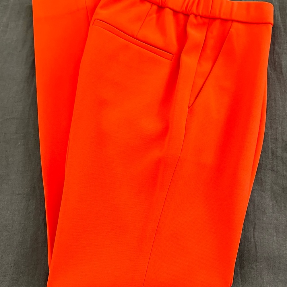Theory Treeca Pull-On Pant in Admiral Crepe. Bright red. Size 00.
